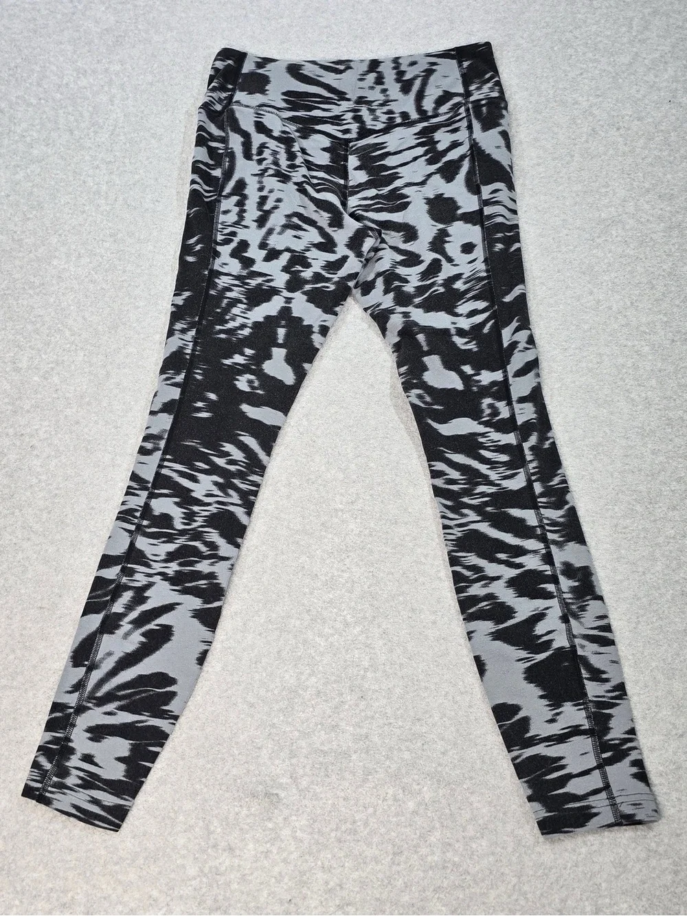 Nike Dri-FIT Women’s Ankle Leggings Medium Regular Black/Gray Abstract